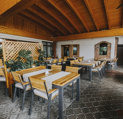 Restaurante utilizando sistema FACILITE Food para gestão de pedidos